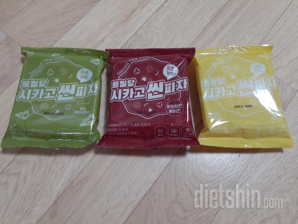 치즈도 맛있고 도우도 얇고 쫄깃합니다