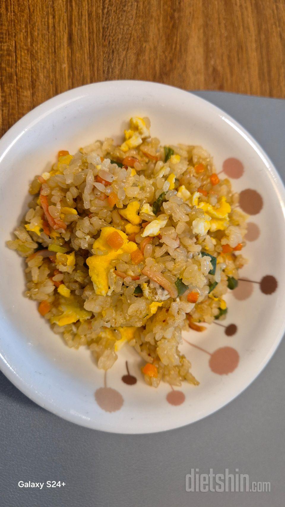 현미볶음밥 추천합니다. 맛있어요.
후