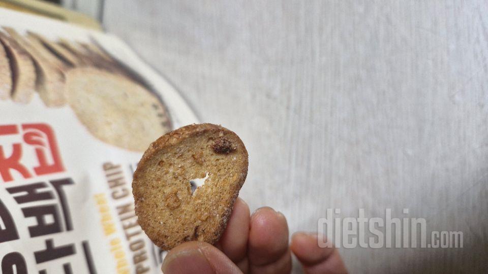 갈릭버터맛 단백질칩 맛있어요 단단한