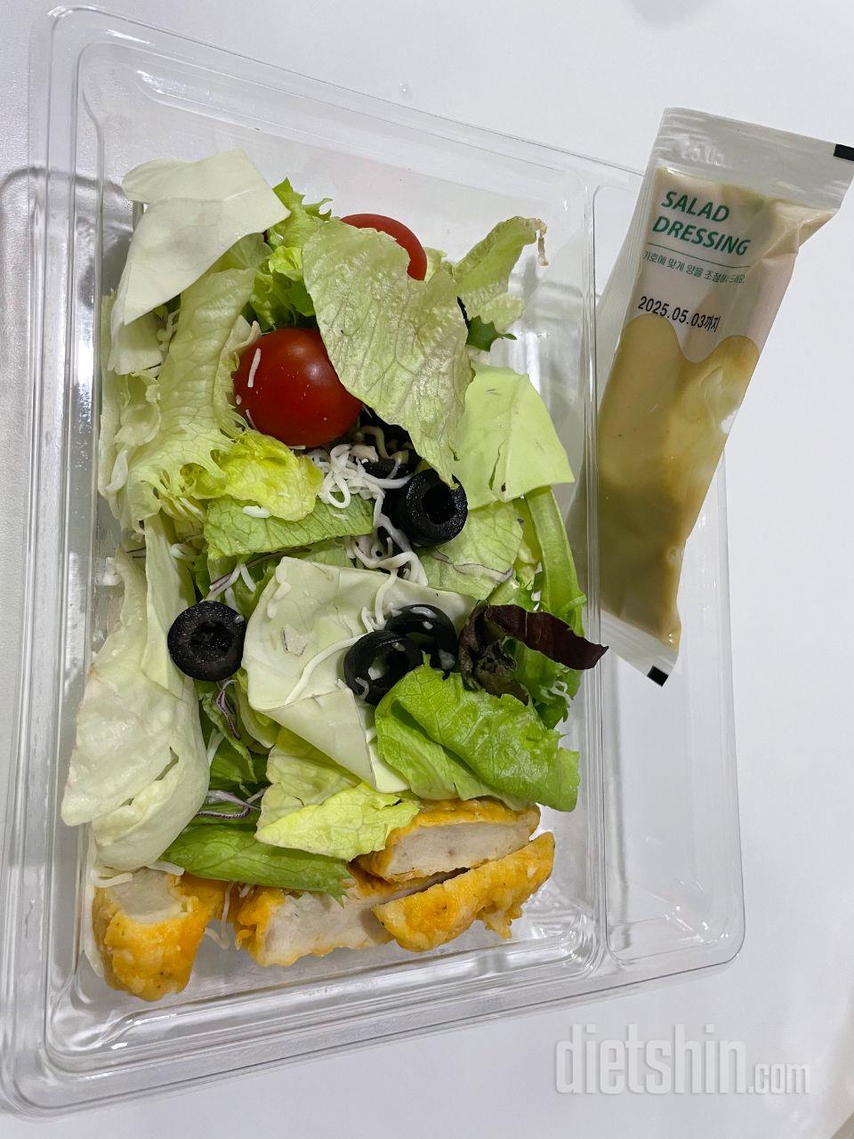 드레싱소스가 정말 맛있구 야채들도 신