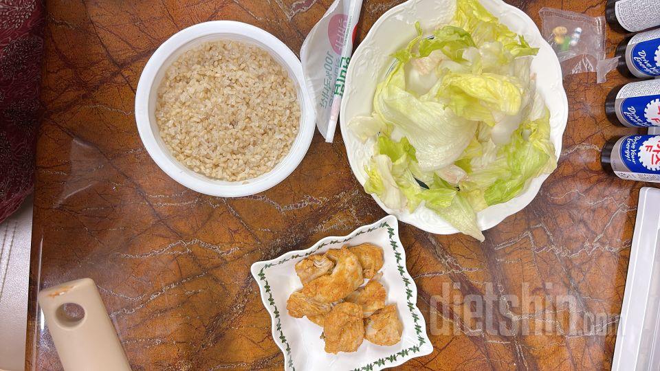 제 식단을 챔임져주고 있는 닭가슴살입