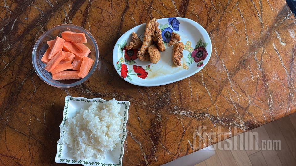 식단은 기본적으로 단백질 100g 야
