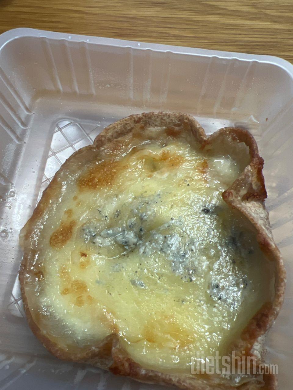 받고 바로 냉동보관하고 먹으려고데웠는