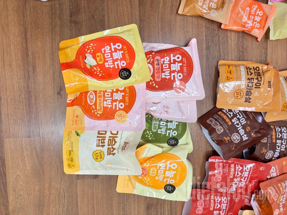 삼각김밥은 간식으로 먹기 편하고 볶음
