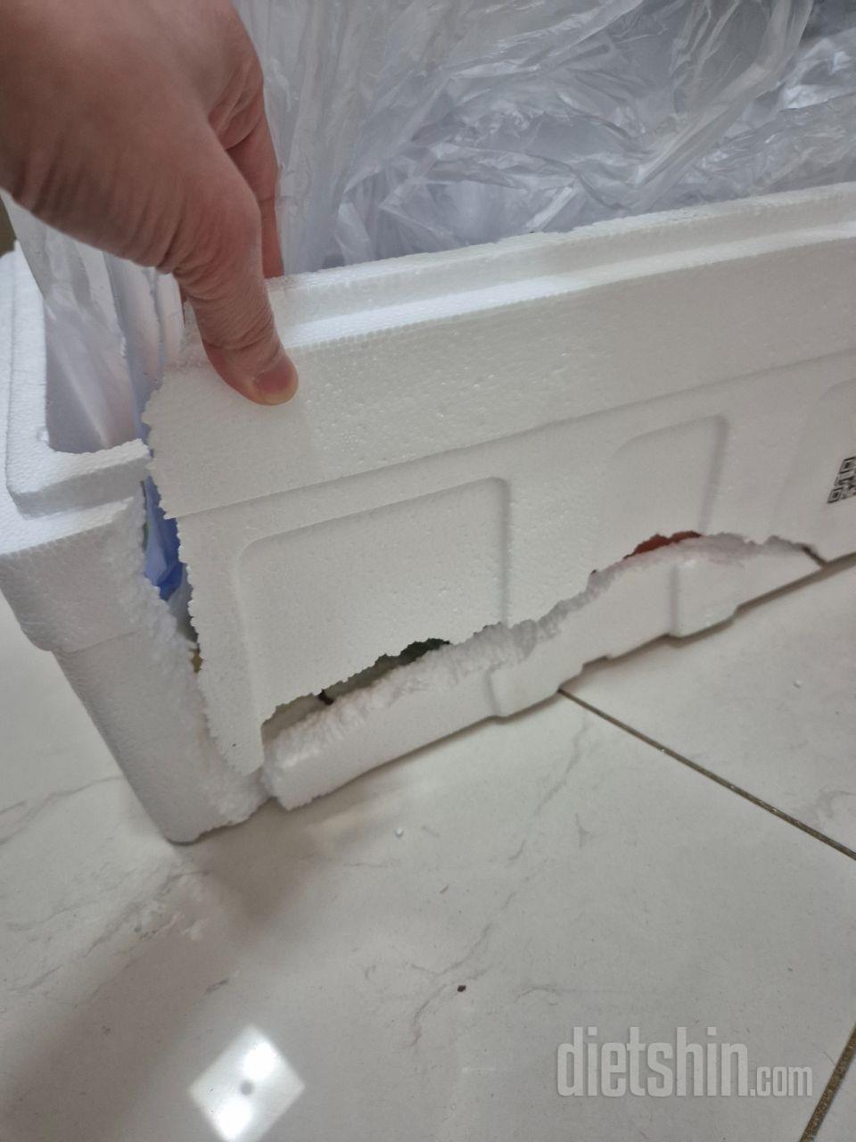 박스가 다 깨져서 와서 기분은 좋지