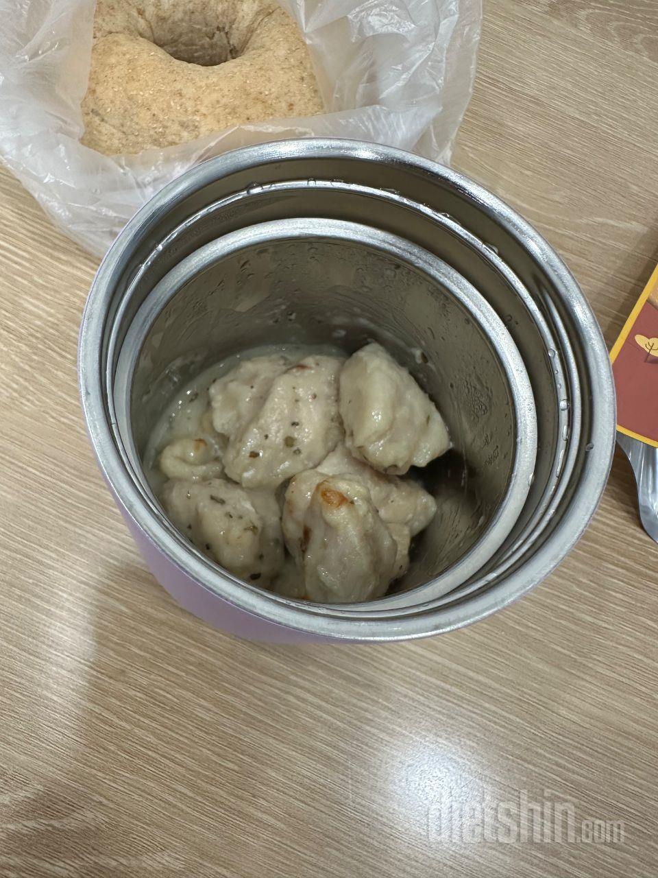 닭가슴살 맛있게 잘 먹고있어요