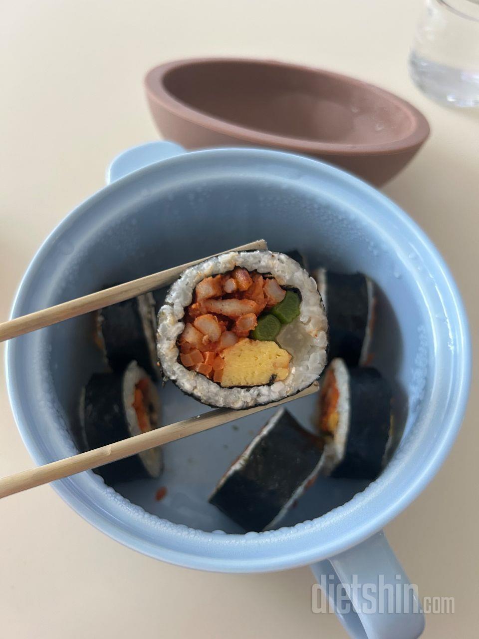 간편하게 먹기 너무 좋아요!!
김밥