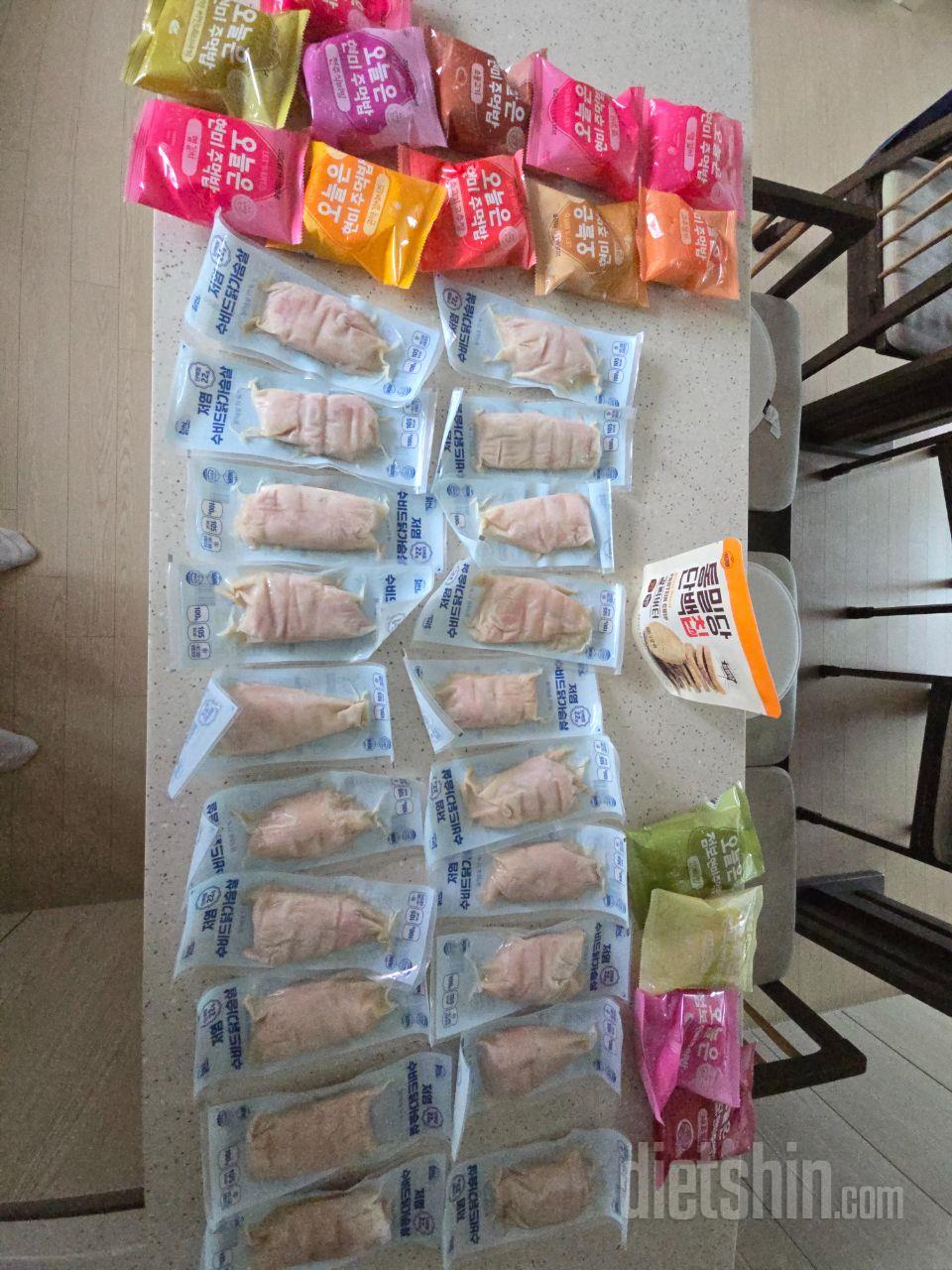 정확히 배송 왔네요
재구매입니다