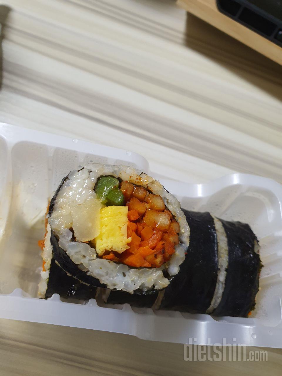 오 생각보다 매콤하고 맛있어요