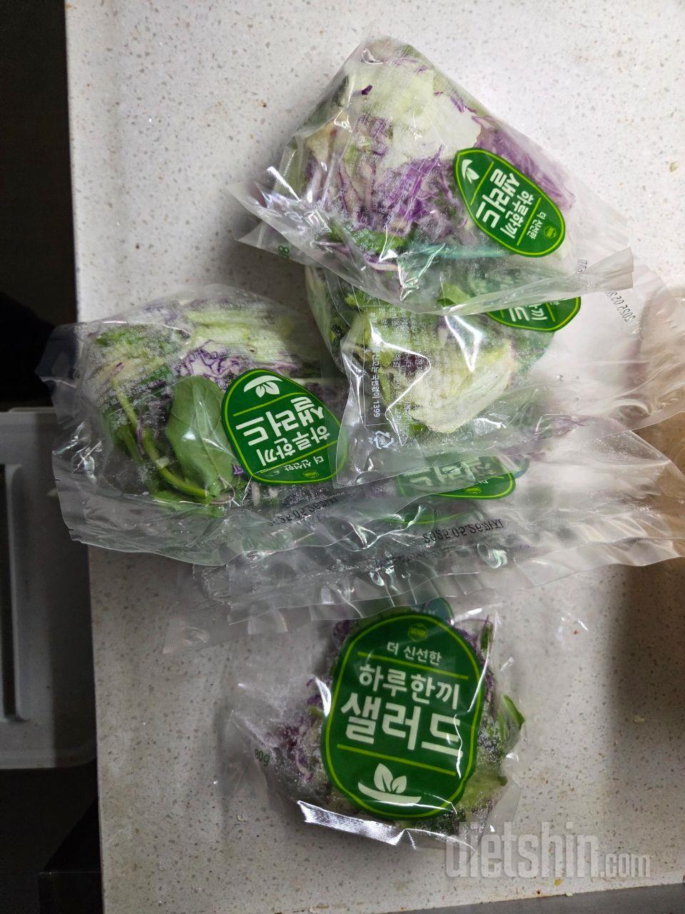 신선해서 매번 만족하면서 먹고 있어요