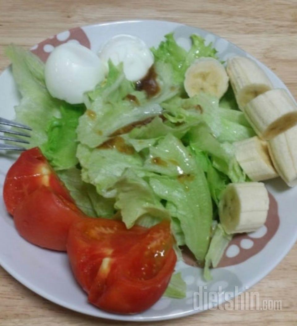 아침에 계란삶아먹고
점심에 닭가슴살에