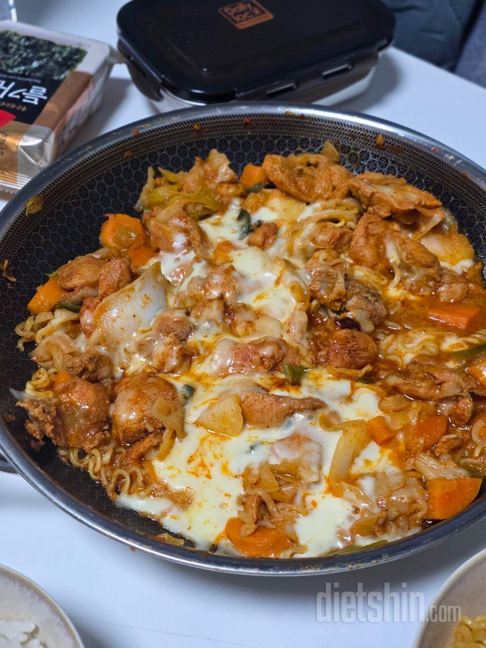 닭갈비 너무 맛있어요! 집에있는 야채
