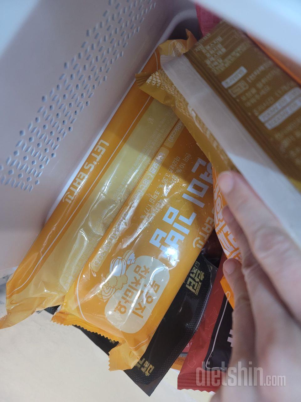 곤약김밥 진짜 조아하는데 뮥은지 참치