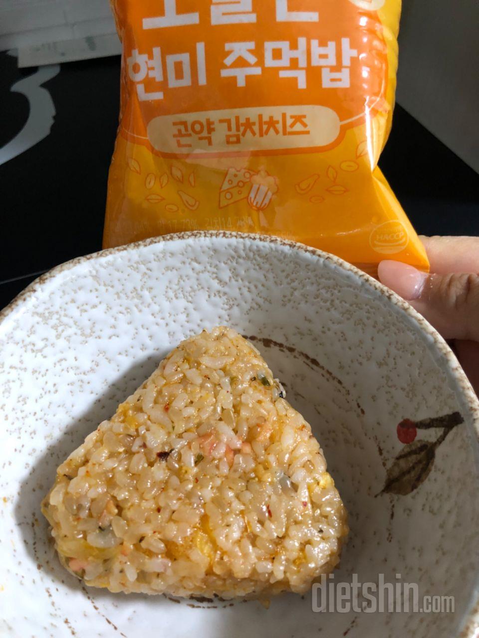 맛있어요. 치즈 들어있는 건 치즈 양