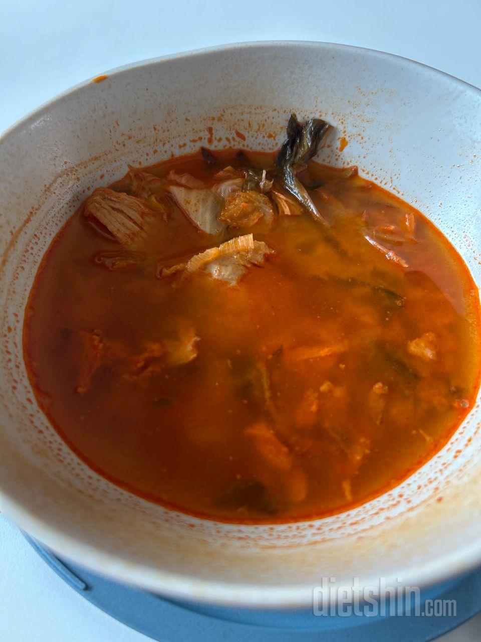 큰 고기 두덩이 정도 잇구요 시래기