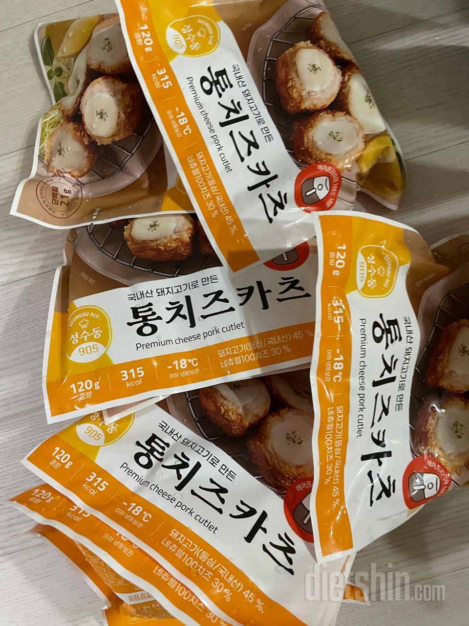한번에 두개씩 먹어요 시중돈까스 못지