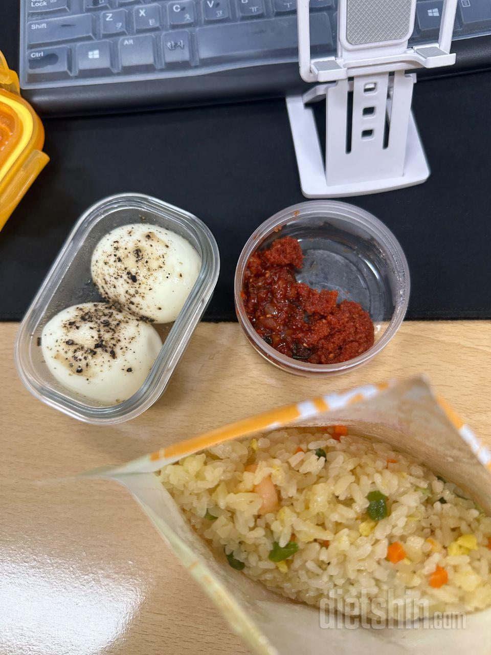 매일 점심으로 먹고있어요 맛있습니다