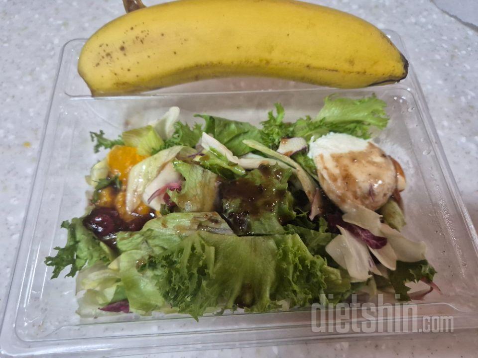 샐러드 소스가 맛있어요  
간편하게