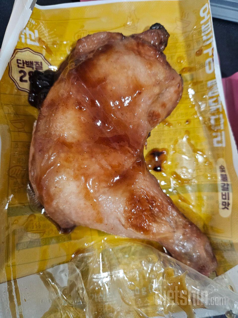 가격은 정말 만족이에요!
근데 식품들