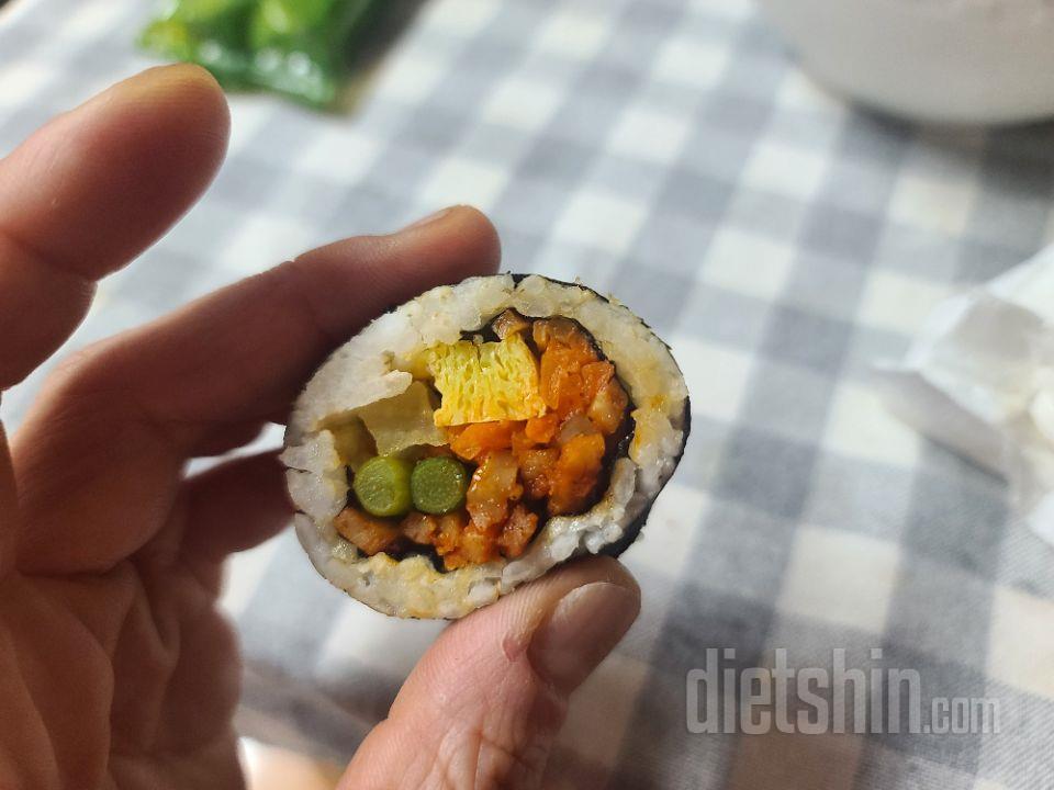 뭐지~??
맛있네요~~
기대를 안하긴
