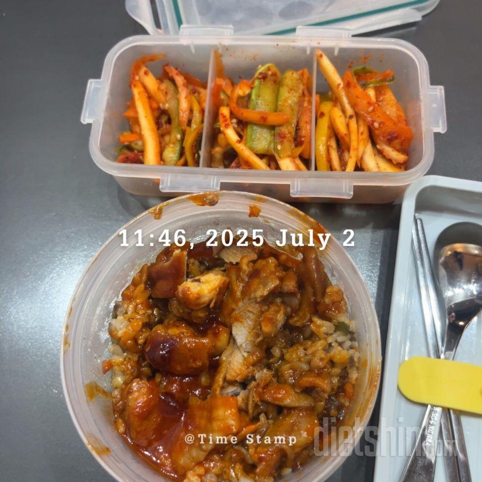점심에 항상 스팀 닭가슴살이랑 오트밀