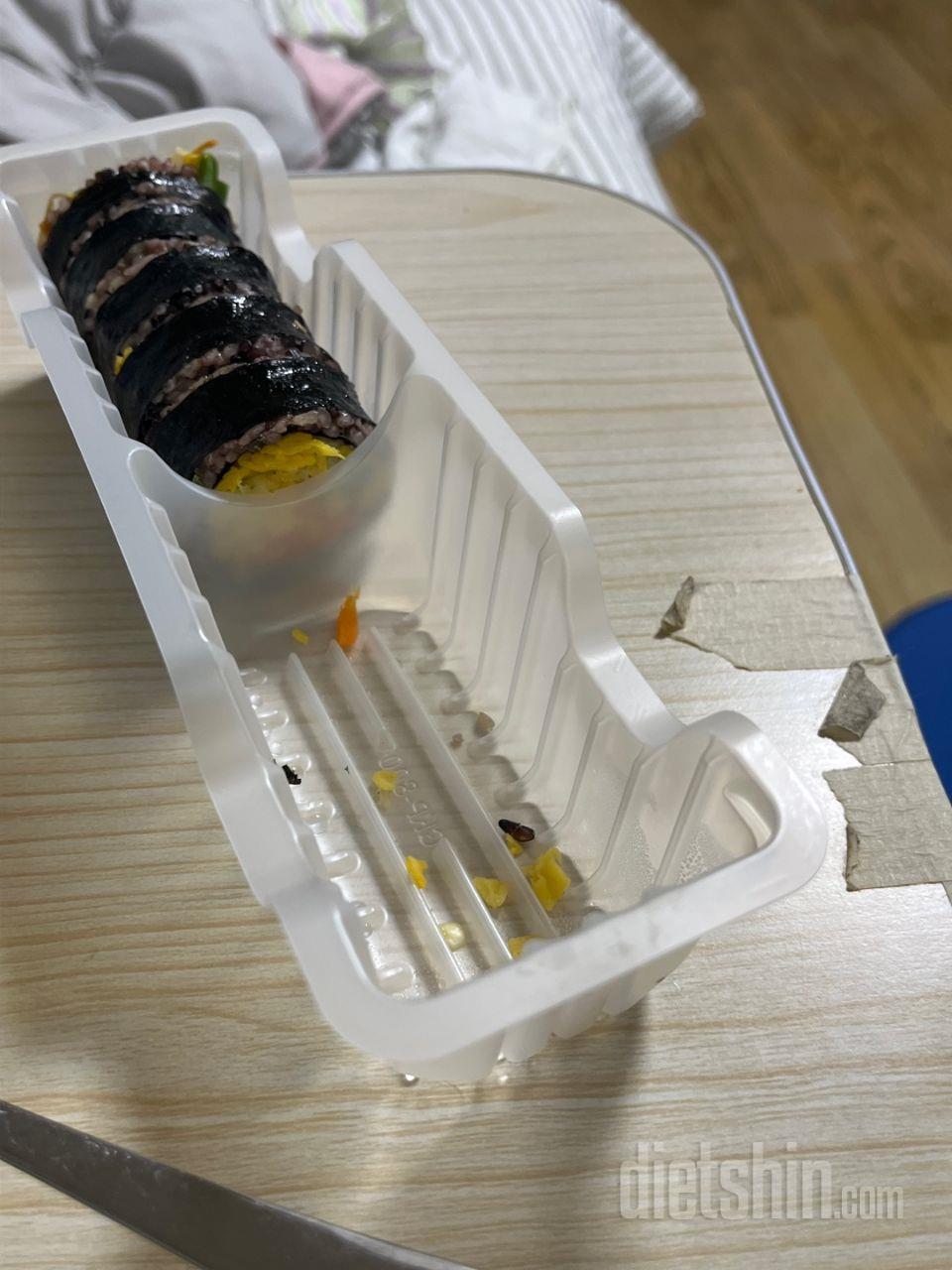 첨먹어봄 곤약 김밥!! 
생각보다 맛