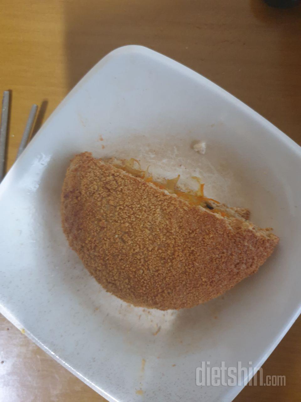 일단 잘받았구요  구운 고로케 너무