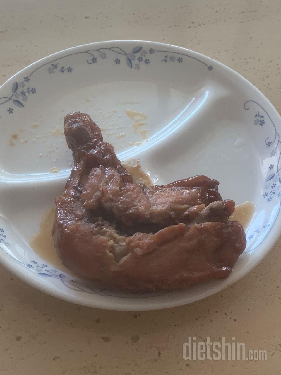 사진은 죄송해요 ㅎ 양념된 닭다리이니