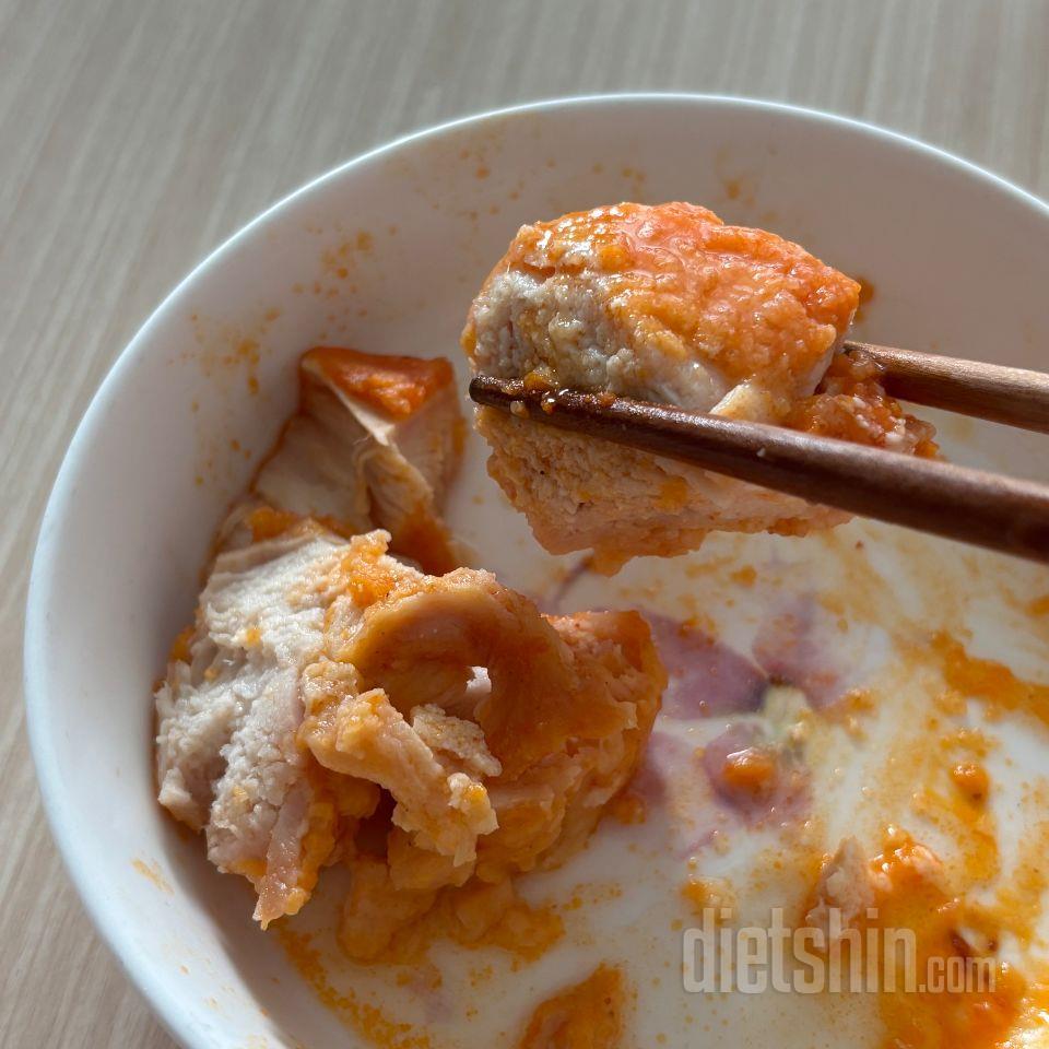 크런치닭가슴살 먹어봤는데 이건 집에