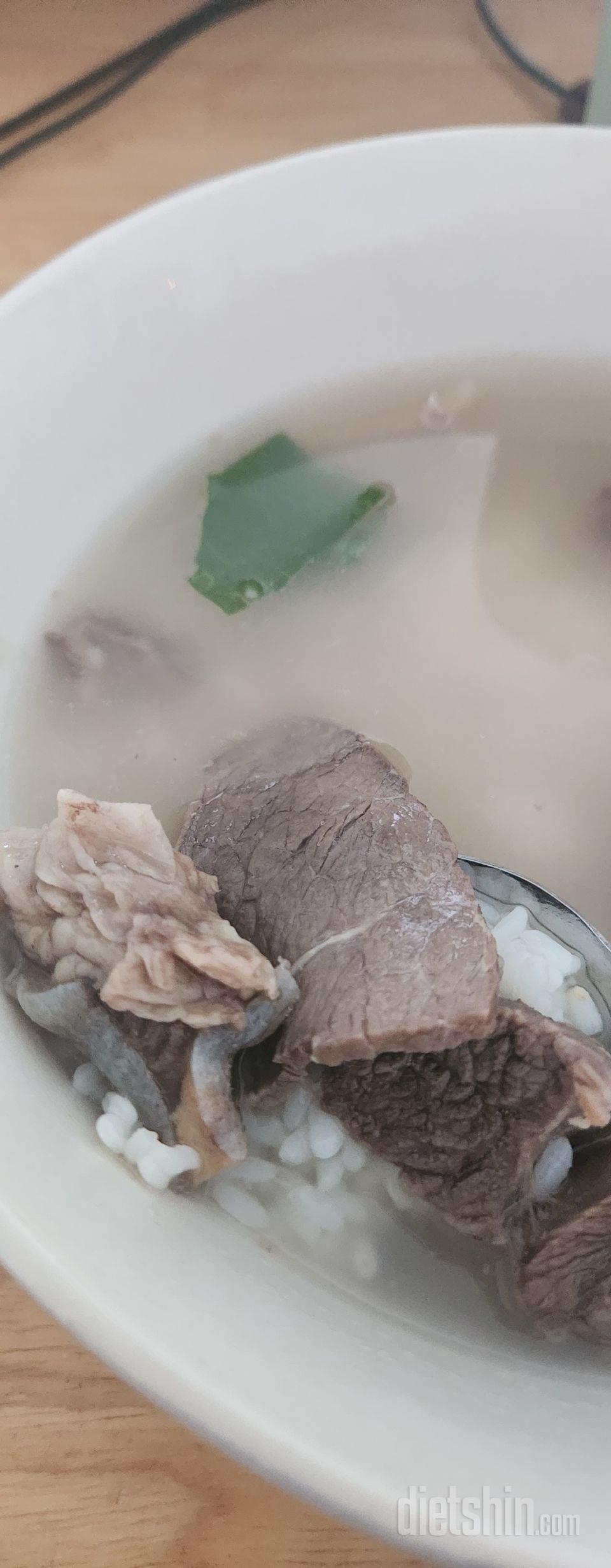 고기양은 그리 많지않지만 
국으로 먹