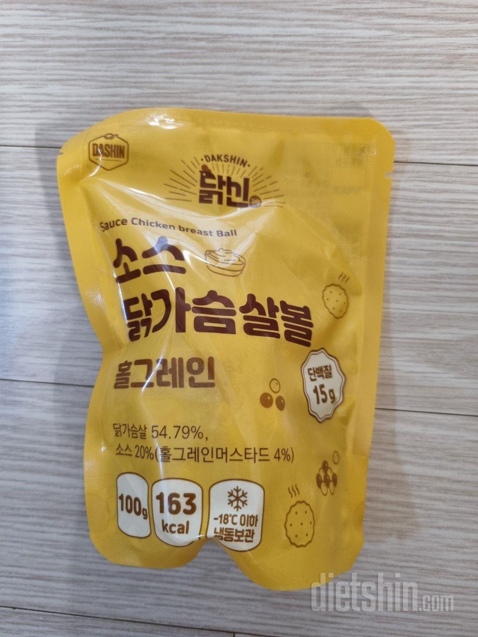 소스맛이 적당하고 닭고기도 퍽퍽하지