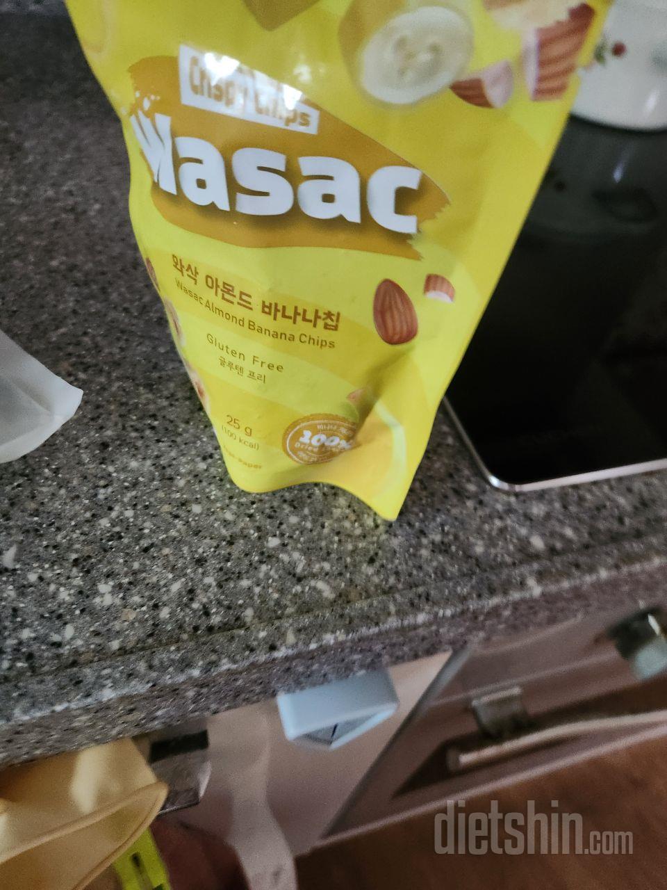 가격이 좀 비싼거같네요 신상이라 구매