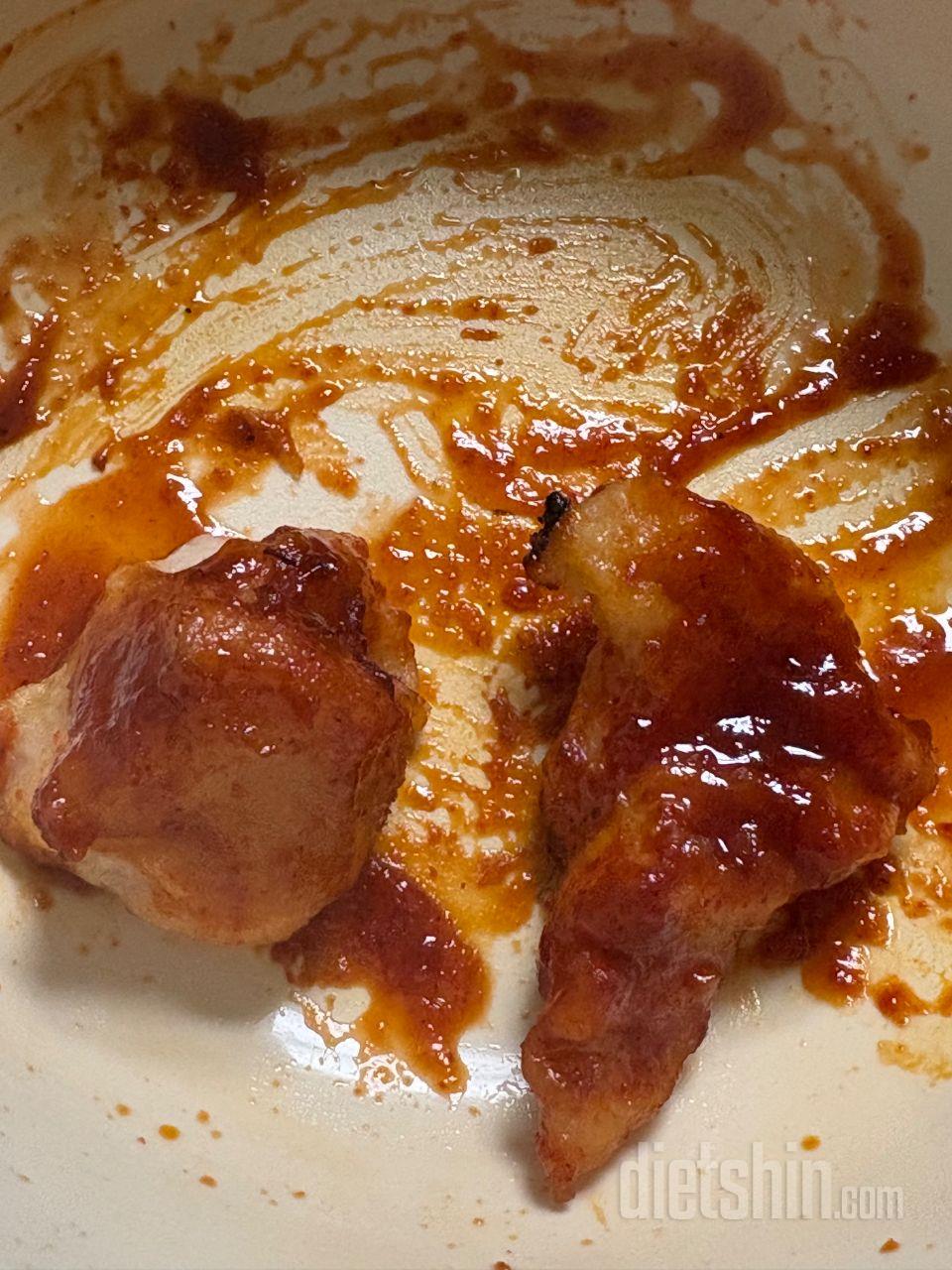 소스가 진짜 맛있어요 볼케이노를 크게