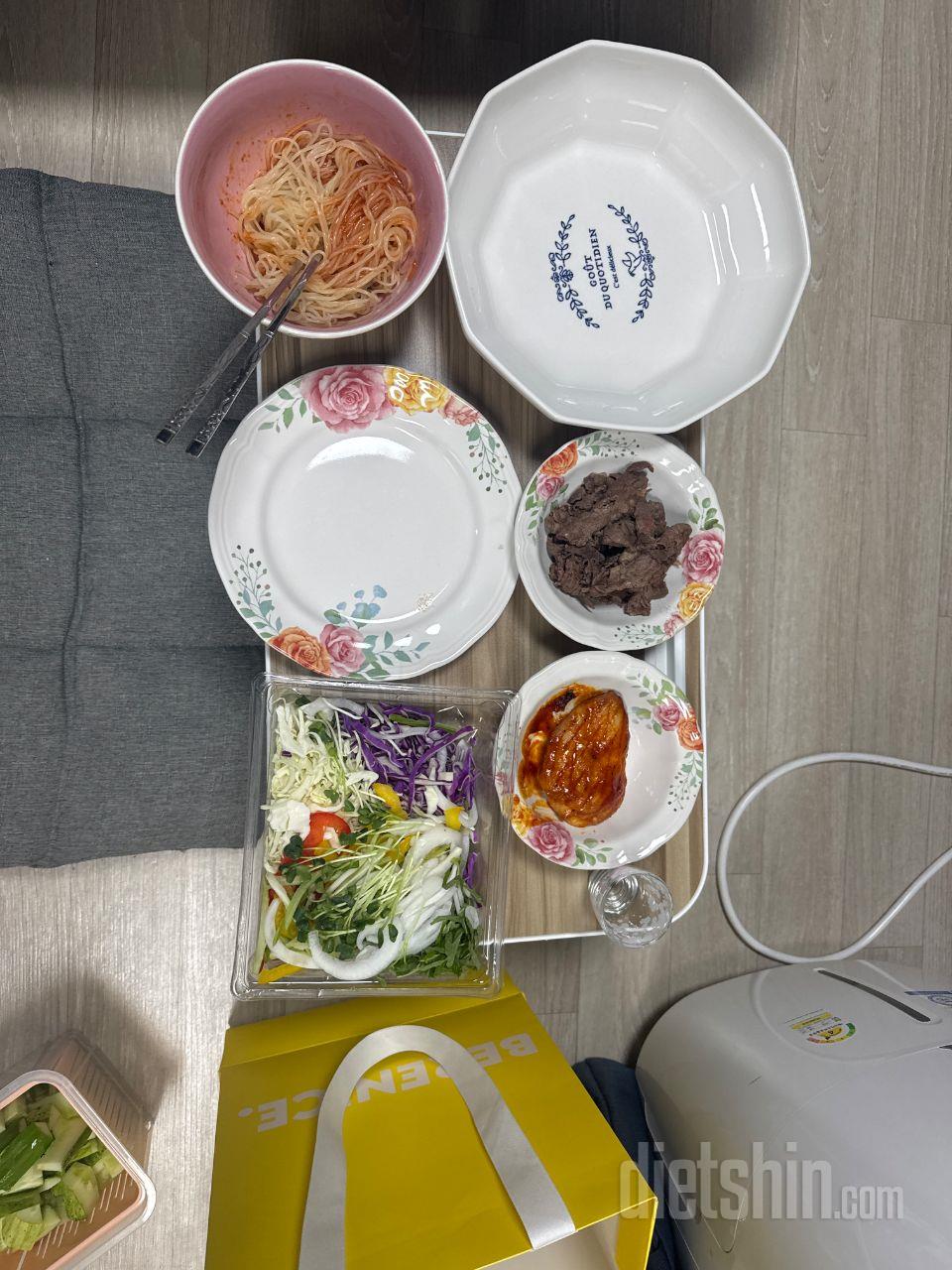 항상즐겨먹는메뉴입니다❤️
닭다리는
너