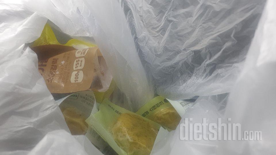딴게맛잇어서그런지 요건 약간 특유의닭