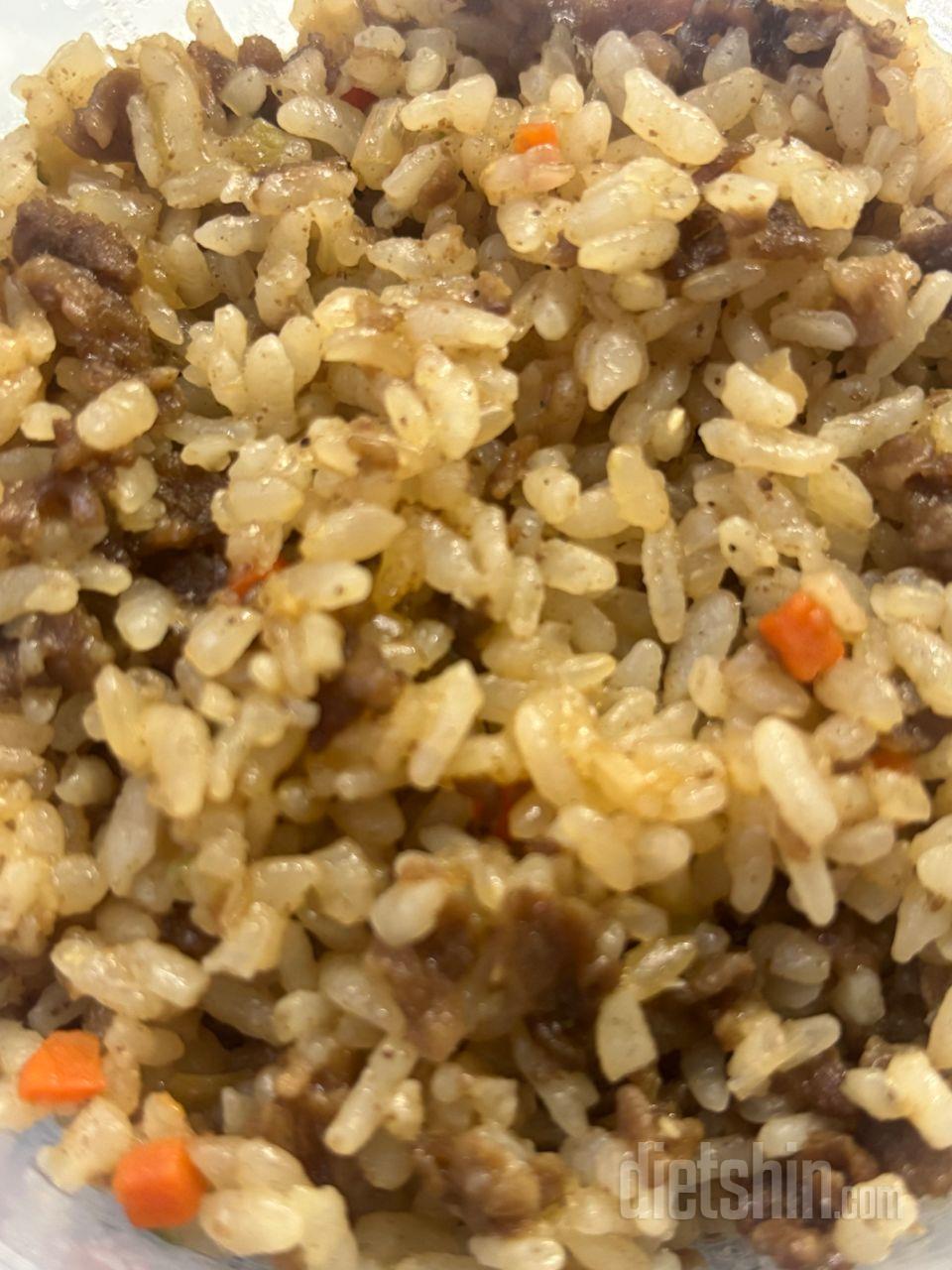 재료도 많이 들어있고 맛있어요