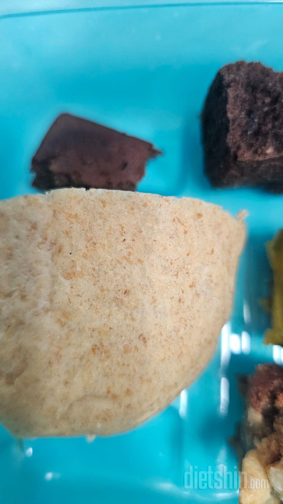 맛있어요. 촉촉하고 적당히 달아요 ㅎ