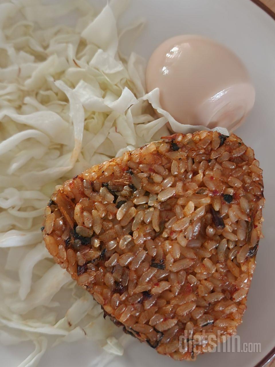 야채랑 계란 함께 먹으니 든든하네요