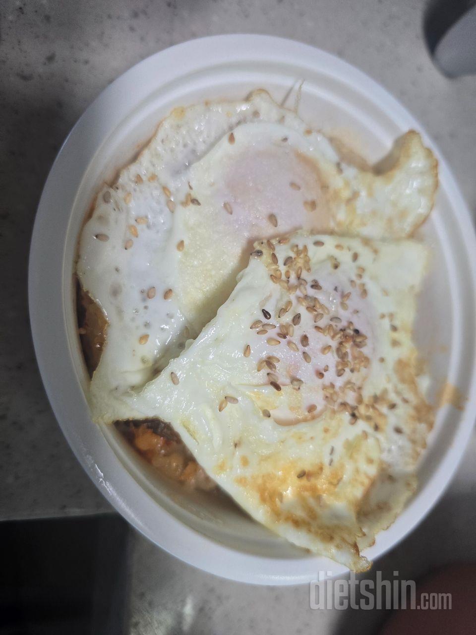 아들하고 아침으로 계란후라이 추가로