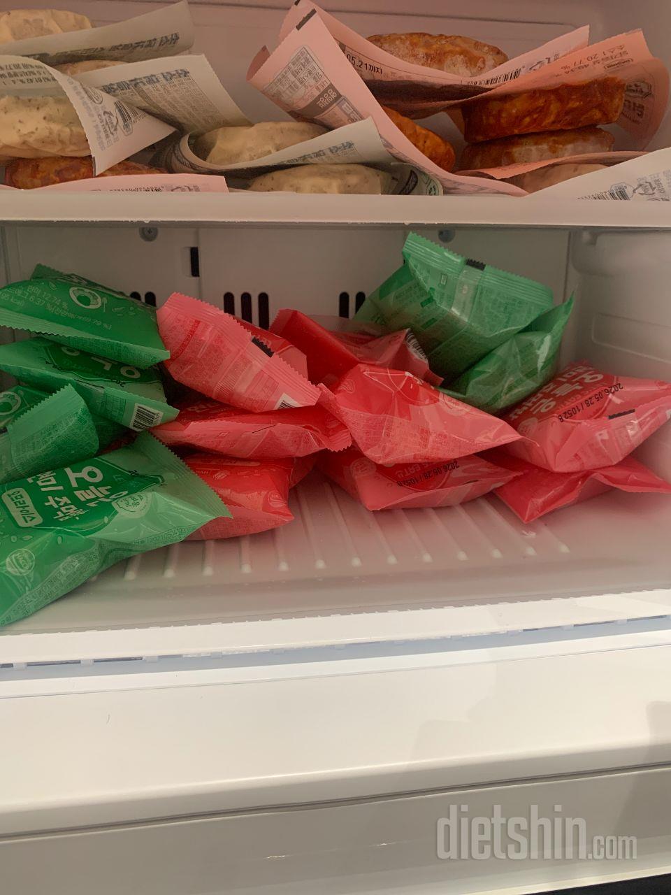 냉장고가 작아 더 못시킨긴게 아쉬울뿐