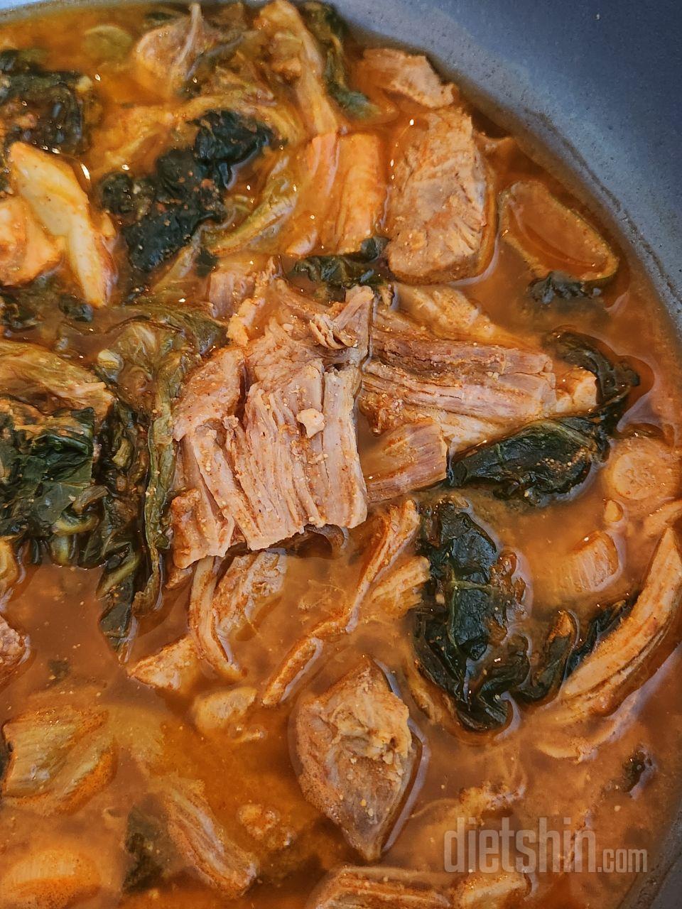 다이어트 중 감자탕이라니!!! 맛도