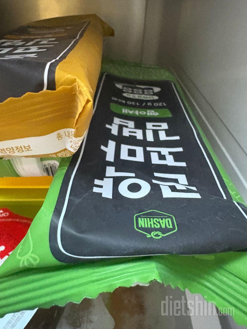 이거는 돈까스맛이 칼로리는 조금 있지