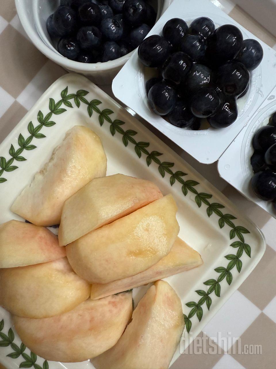 아침은 안 먹고 점심에 담백 한끼 먹