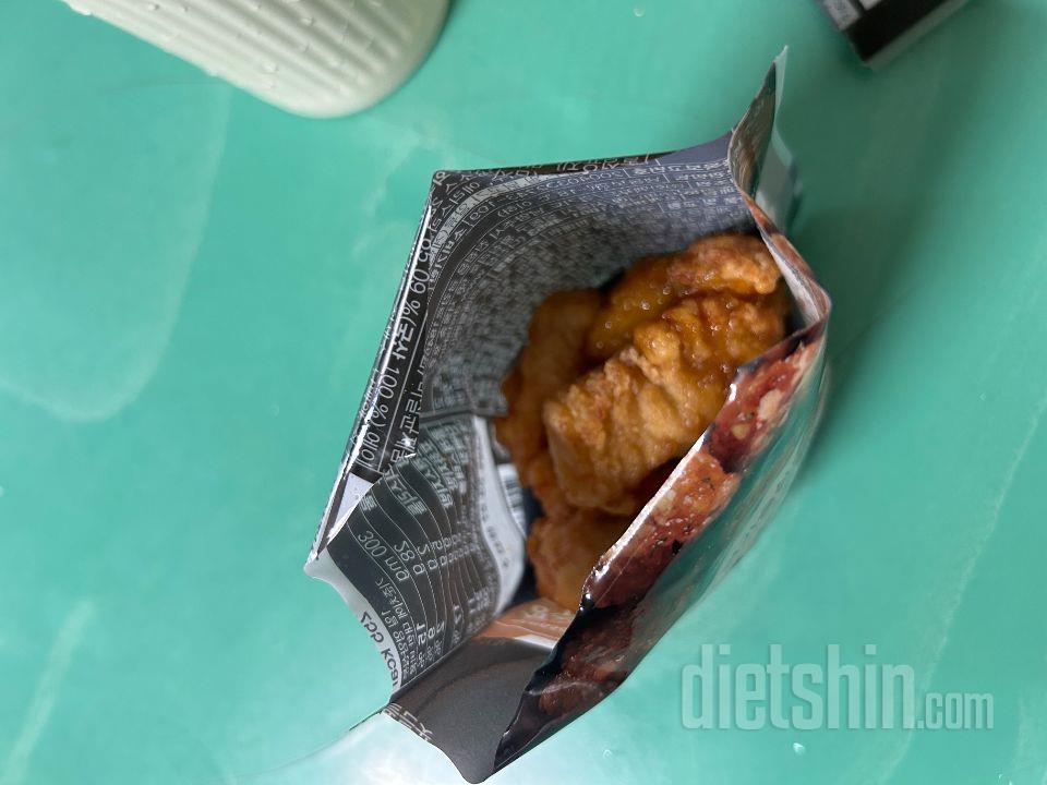 정말 딱 닭가슴살치킨이에요!!!
소스