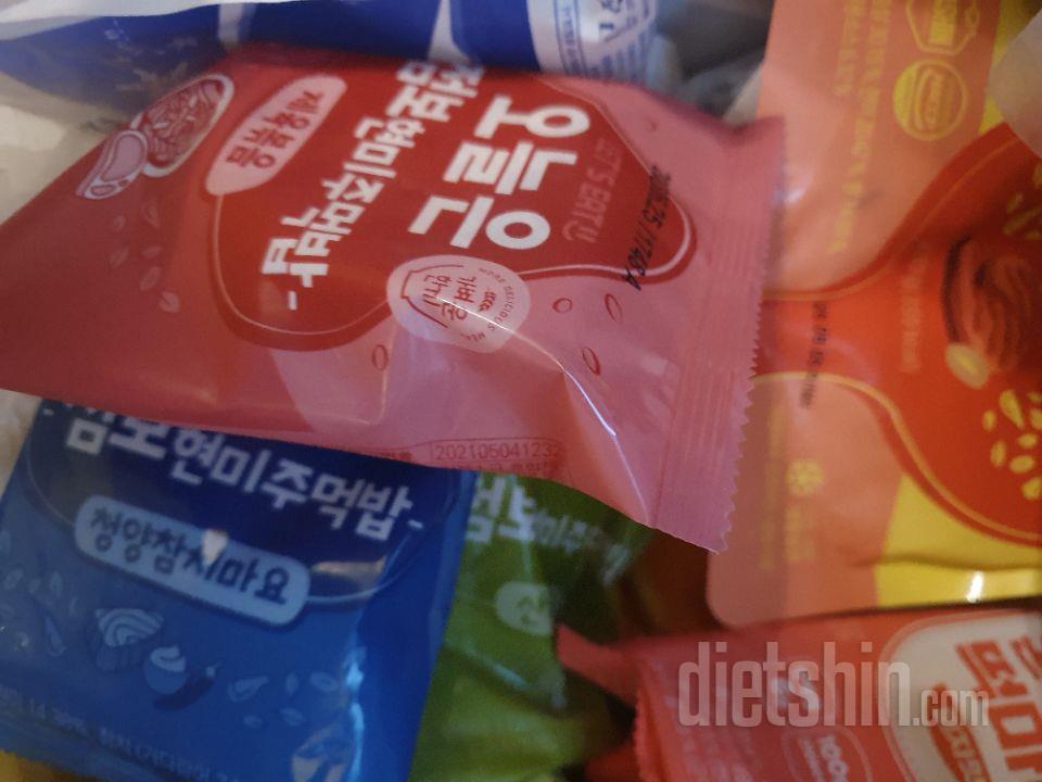 주먹밥 현미밥 떡마리 소시지 골고루