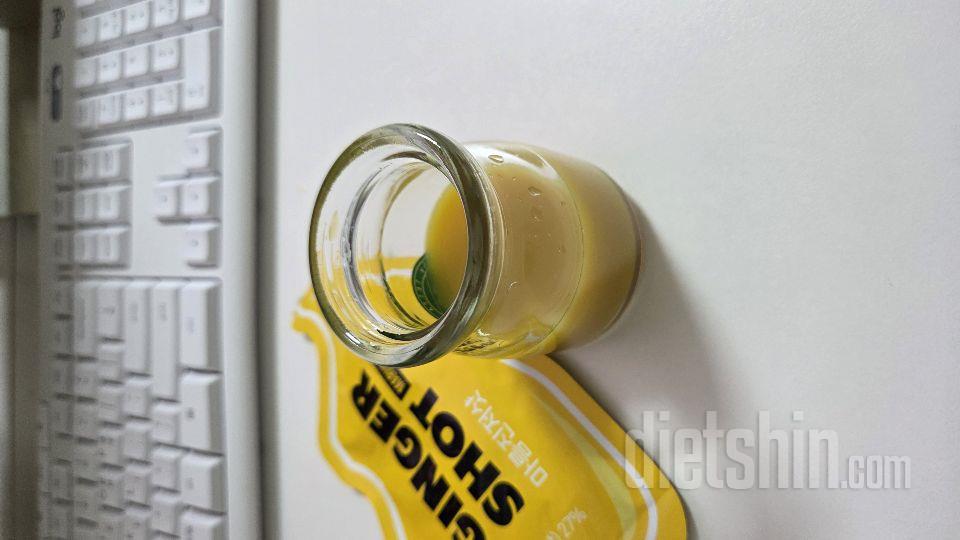 회사에서 야근할 때 챙겨 먹었는데 피