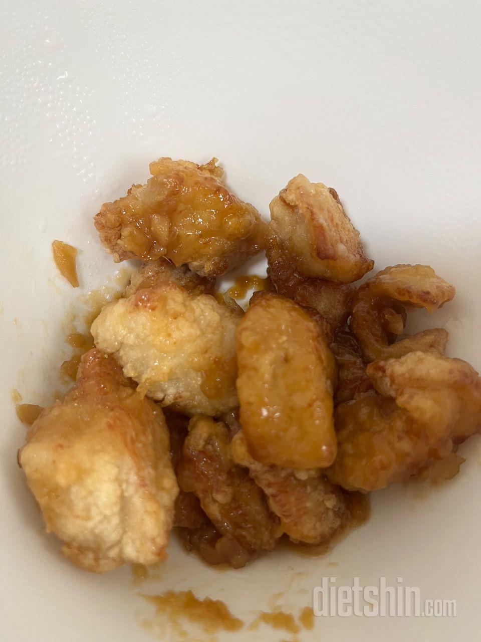 치킨 조금만 먹고싶을때가 있는데 그때