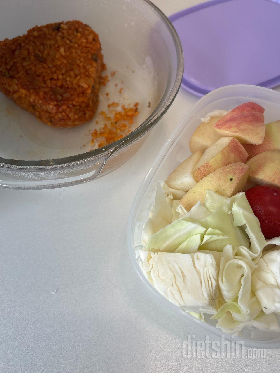 회사 점심시간에 먹을려고 시켜요 항상