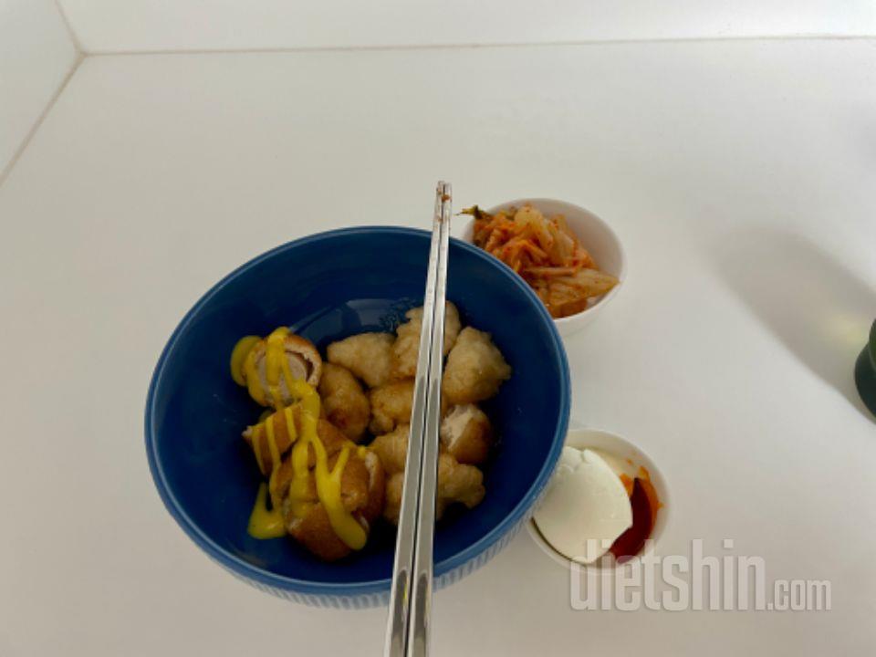 일반 핫도그랑 맛이 비슷한데 기름기