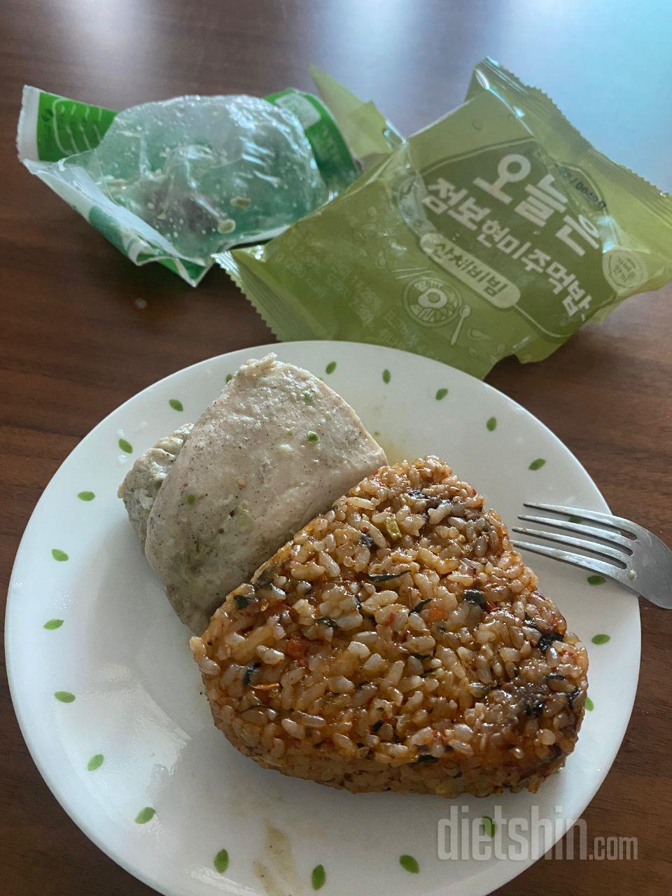 점보 주먹밥 특히 너무 맛있어요ㅠㅠㅠ